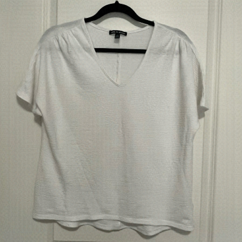 🎃 3 FOR $20🎃  CABLE & GAUGE SHORT SLEEVE, V-NECK, TEE, TOP, SZ L, OFF WHITE.